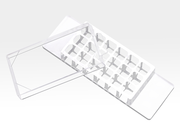 [Cellvis] 18 Well chambered cover Glass with #1.5 high performance cover glass - 75mm x 25mm standard base